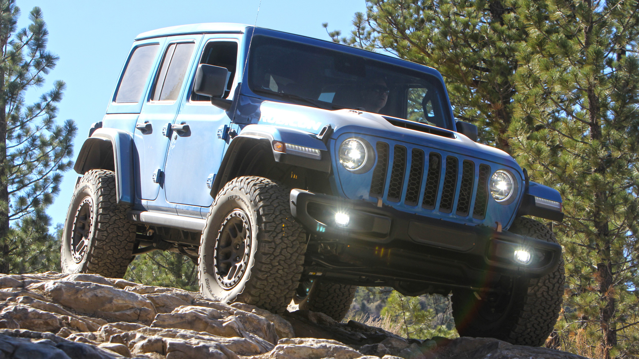 www.motortrend.com