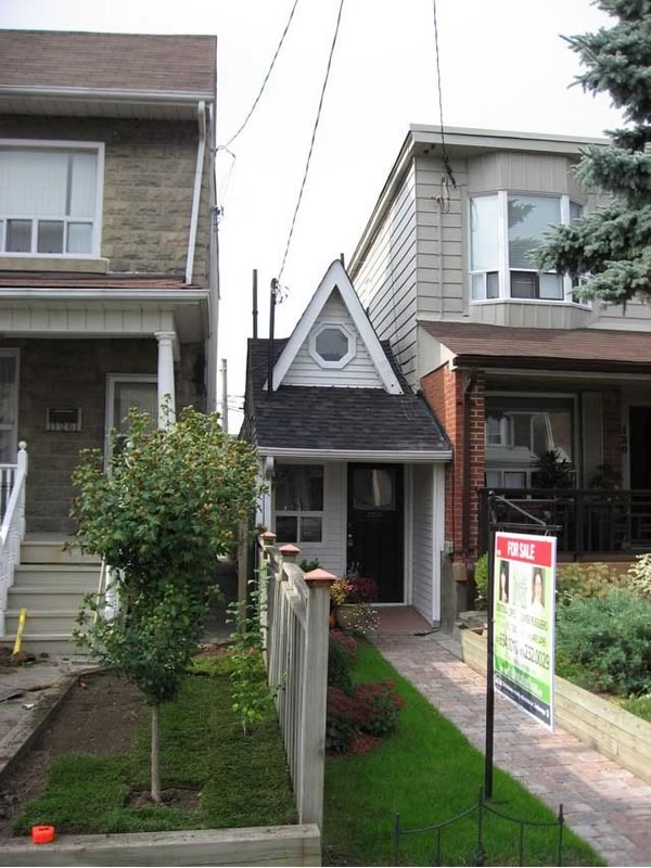torontos_smallest_house_1.jpg